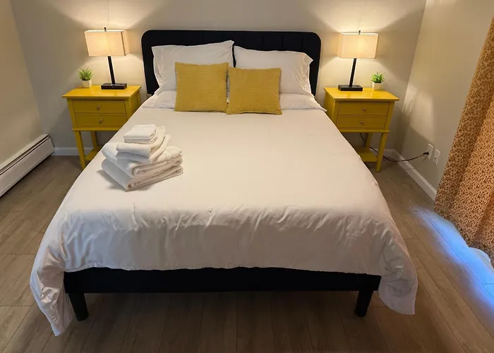 Fantastic Retreat 5Min From Village With Media Room And Sauna!